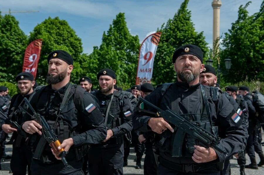 Что происходит в грозном 2025. Парад в грозном 2025. рамзан кадыров на параде победы 2025. парад в грозном. парад победы в грозном.
