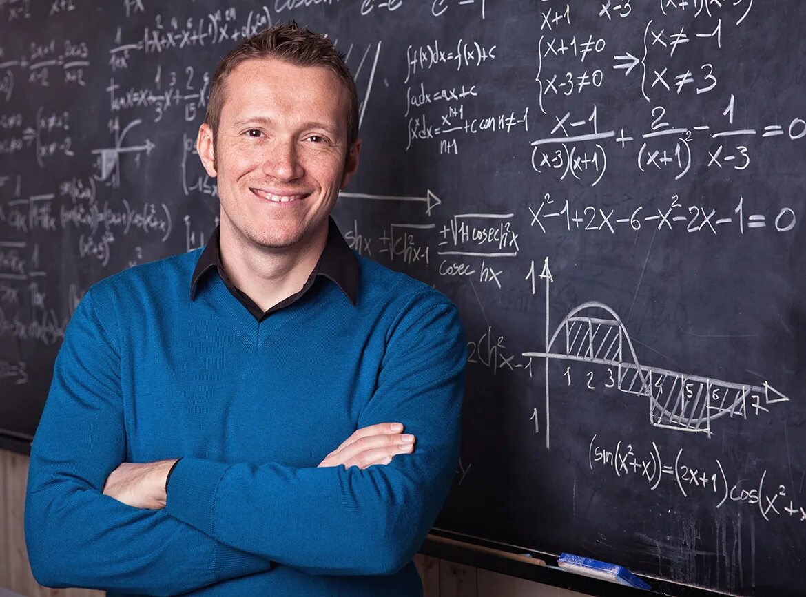 Профессор математик. Учитель мужчина. Молодой репетитор огэ по математике. Математика ученые. Математика студенты.