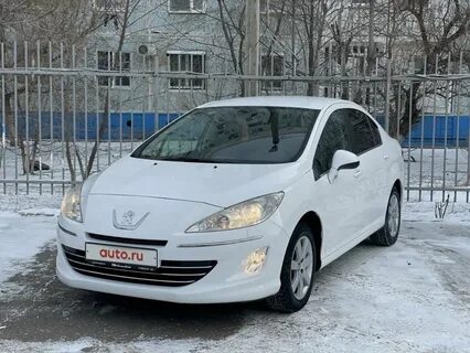 Купить б/у Peugeot 408 I 1.6 AT (150 л.с.) бензин автомат в Астрахани: белый Пеж