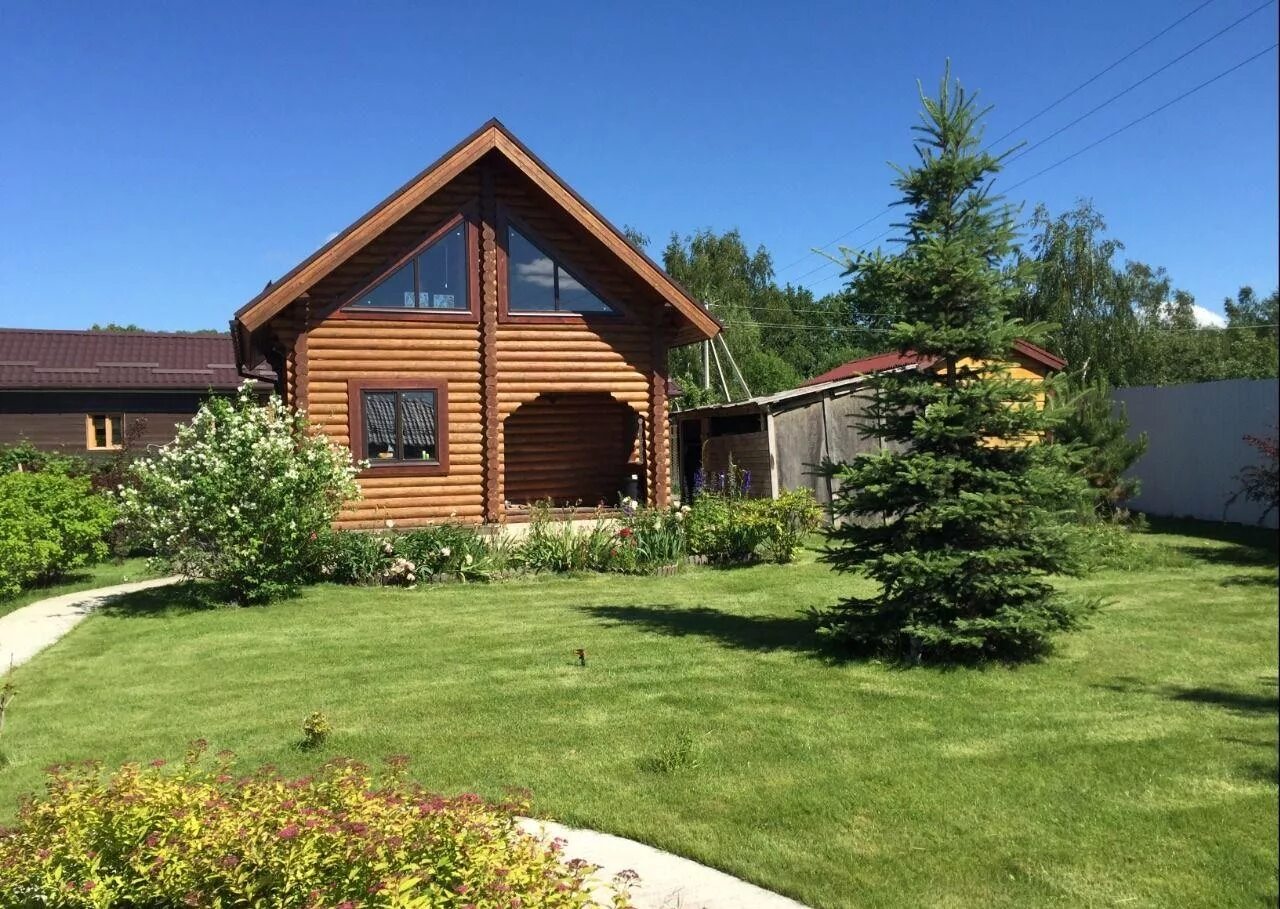 участки в тучково. красивые небольшие деревянные дома. ландшафт участка 7 соток. баня рядом с домом на участке. тучково ул ладыгинская д 22.