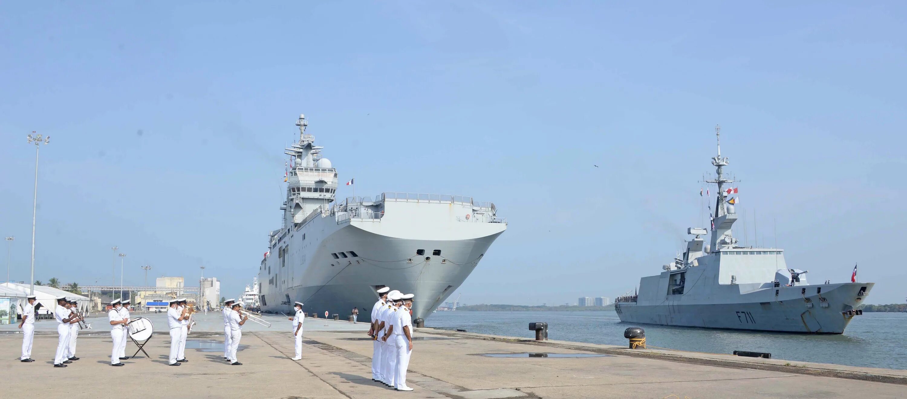 Mistral-class Amphibious Assault ship. Бирма корабль. Корабль мавританик. Корабль Пуэбло.