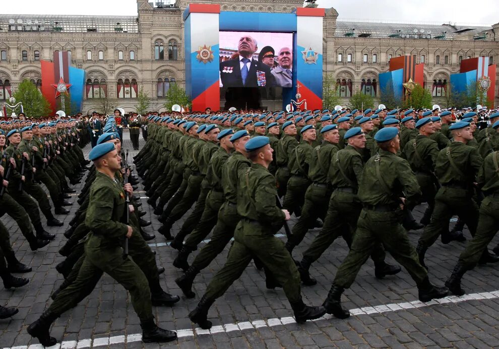 Парад Победы 2011 в Москве. Парад Победы 2011 года на красной площади. Парад Победы 2011 года. Парад на красной площади 9 мая 2011. Видео парад 9