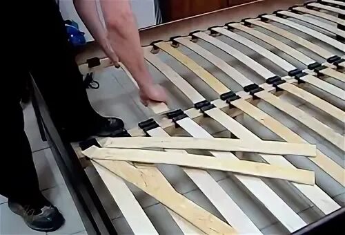 Как ставят ламели. Ламели для кровати. Основание с ламелями. Крепление для ламелей. Деревянные ламели для кровати.