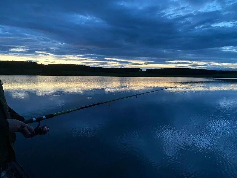 аэролодка бриз 535 202. рыбак с уловом. аэролодка малек бриз 370. удочка красавица кубань 500. прикормка для рыбалки сухарики.