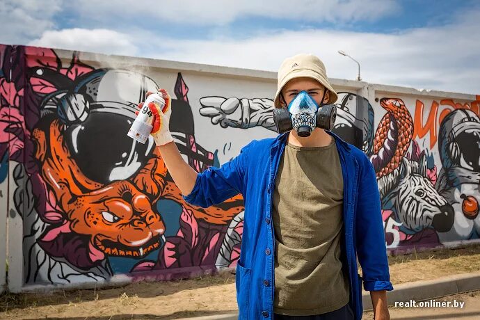 Граффитеры субкультура. Райтеры субкультура. Райтер. Граффитисты субкультура. Девушка райтер.