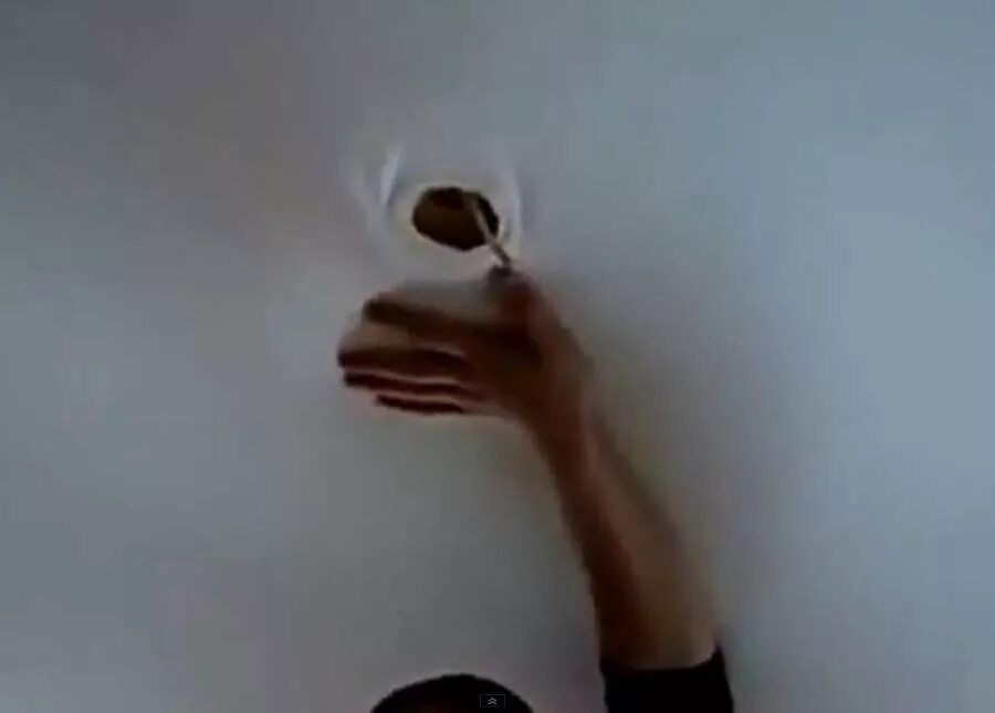 Светильники для подвесного потолка. Выгорает натяжной потолок от лампы. Горит натяжной потолок. Как горит натяжной потолок при пожаре. Сгорают светодиоды в светильнике.