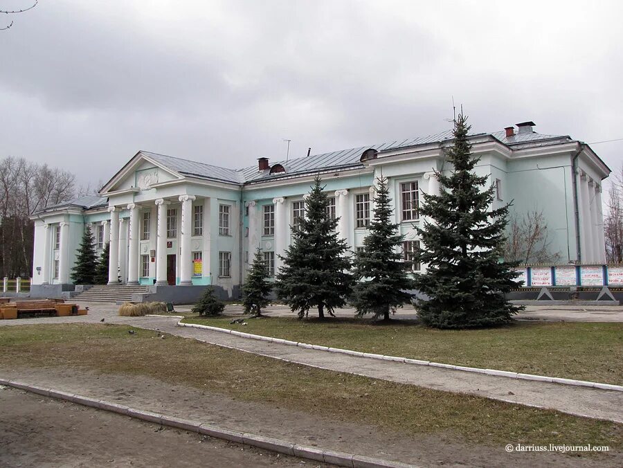 Поселки володарского района нижегородской области. ДК Горького Брянск Володарский. Дом культуры Брянск Володарский район. Брянск Володарский раон. Город Брянск Брянская область ДК имени Горького.