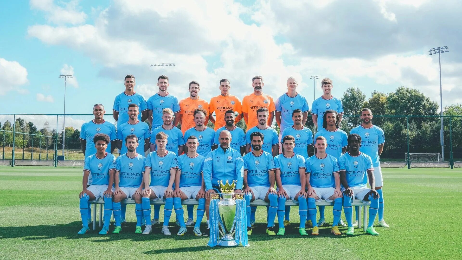 Manchester City lift Premier League trophy as 2022-23 champions (FULL CEREMONY) 