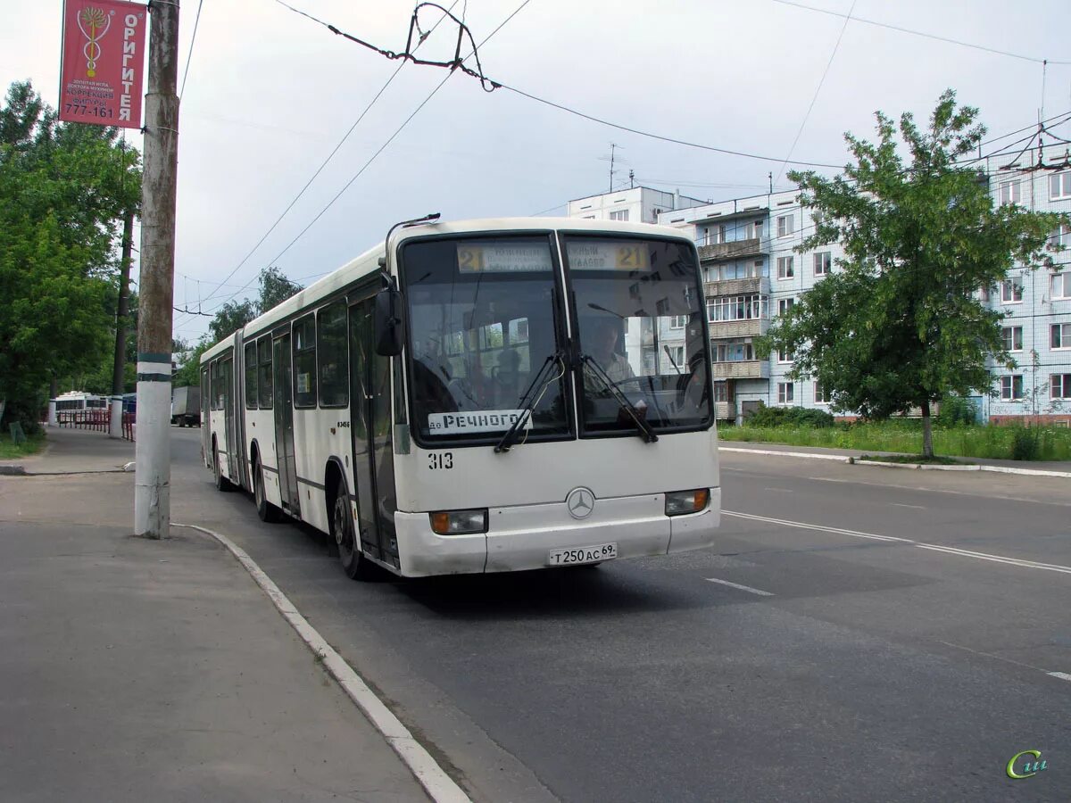 Сайт тверского транспорта. Автобус Тверь. Тверь общественный транспорт. Тверской автобус. Автобусный парк Тверь.