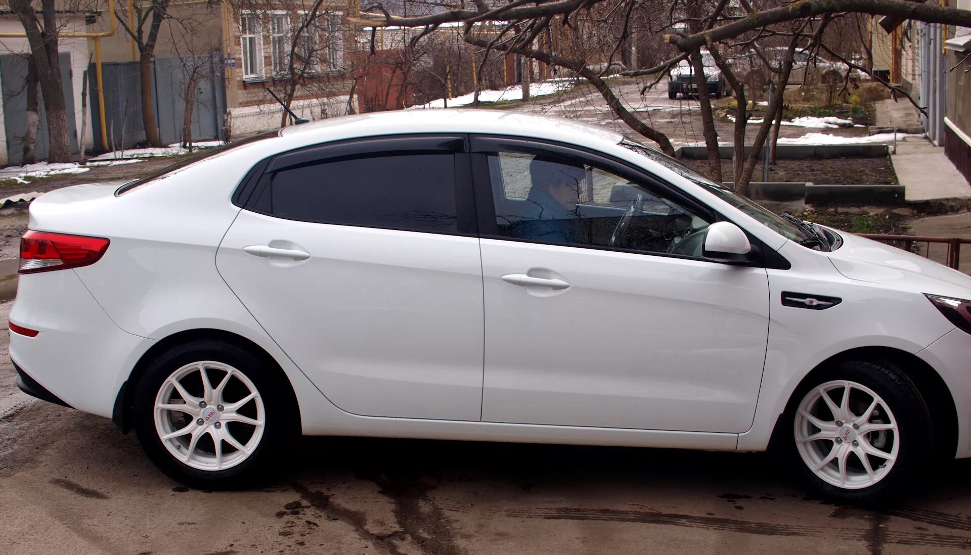 Kia Rio 4 r15. Slik Kia Rio 4. Slik Kia Rio 3. Kia Rio 4 диски слик. Rio r