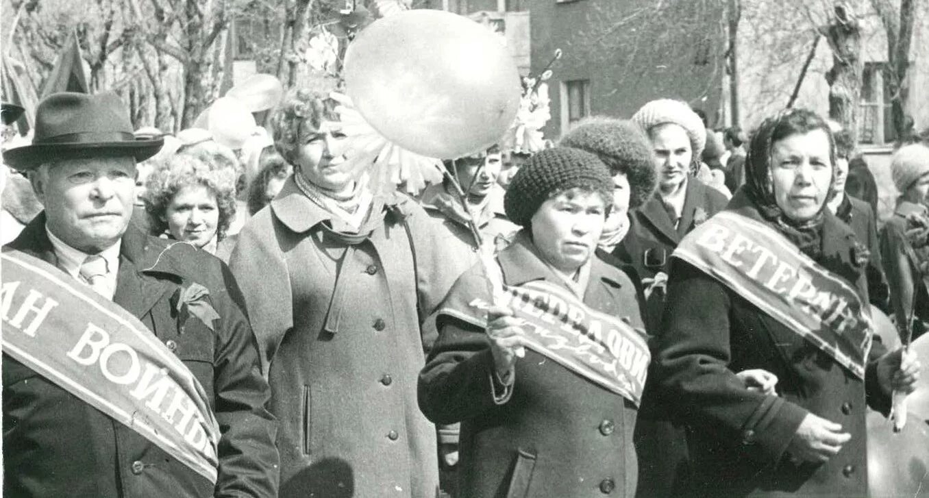 Демонстрация 1 мая 1982 года. Первомайская демонстрация в СССР. Демонстрация 1 мая 1917. Демонстрация 1 мая 1957 года. 1 мая 1988