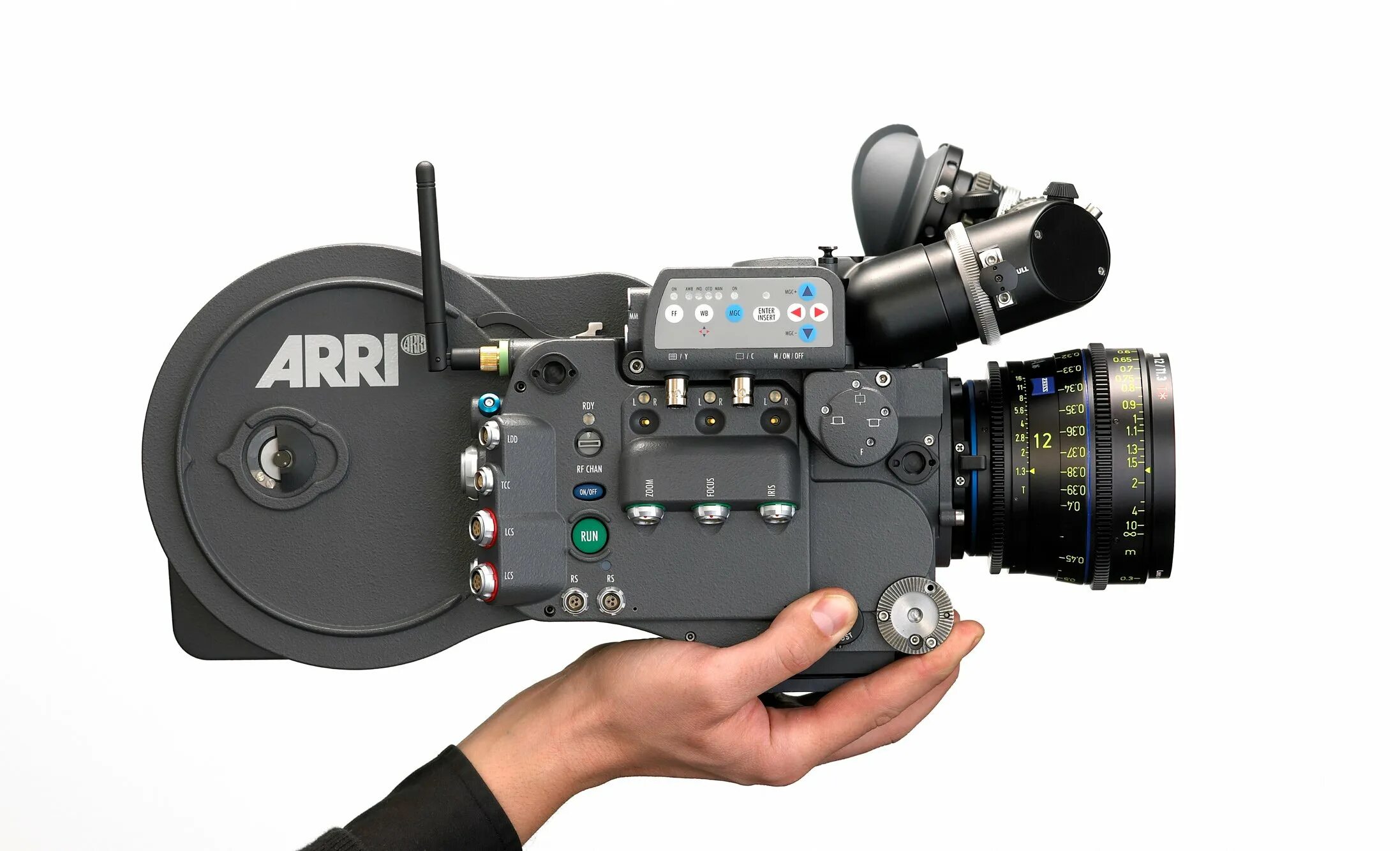 Кинокамера делает 32 за 2. Arriflex 416. Arriflex 416 Plus. Arriflex 35. Камера 16 мм Arri.