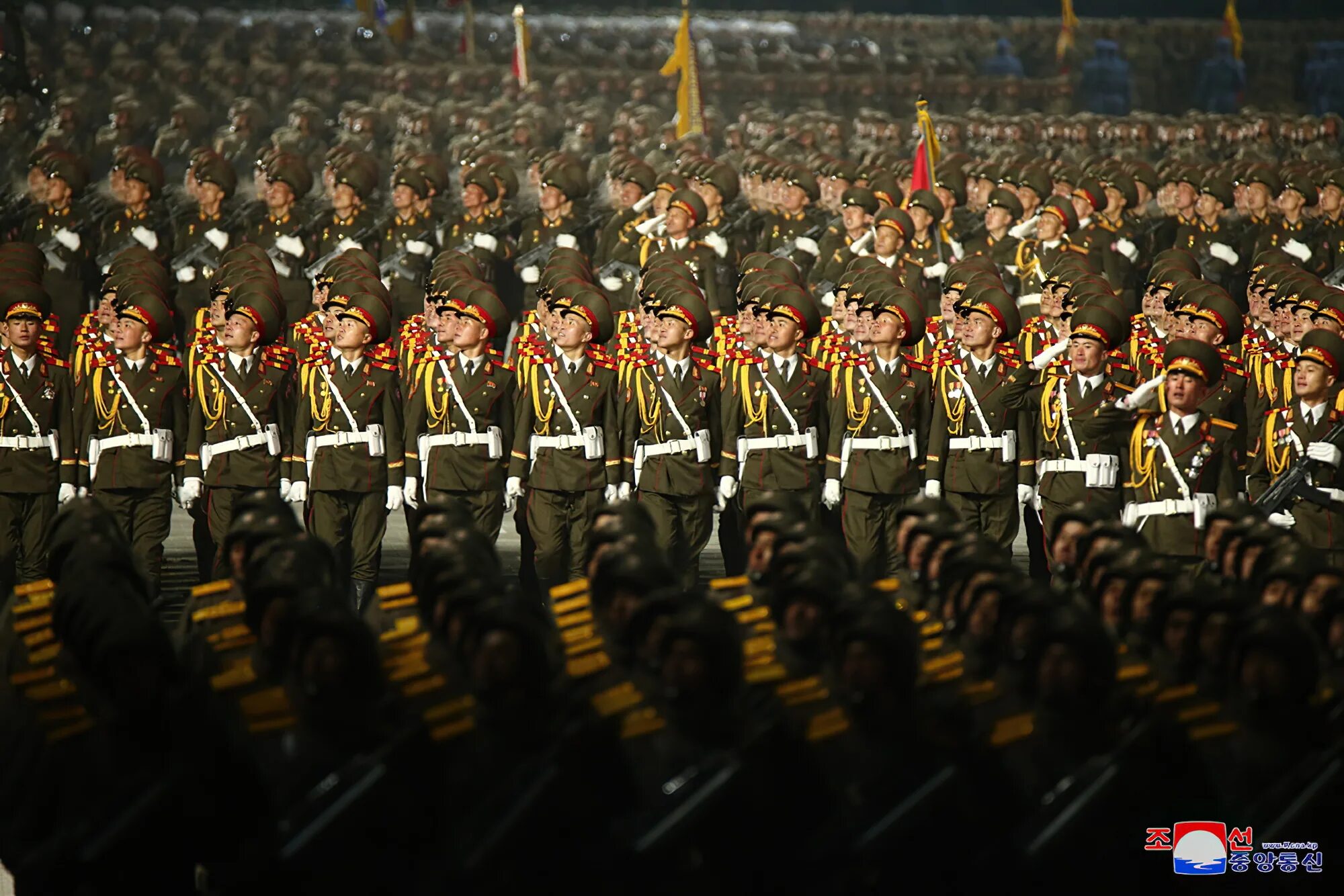 Ночной парад. Парад в Пхеньяне 2021. Парад в Пхеньяне 2021 военный. Военный парад в Пхеньяне. Ночной парад в Пхеньяне.