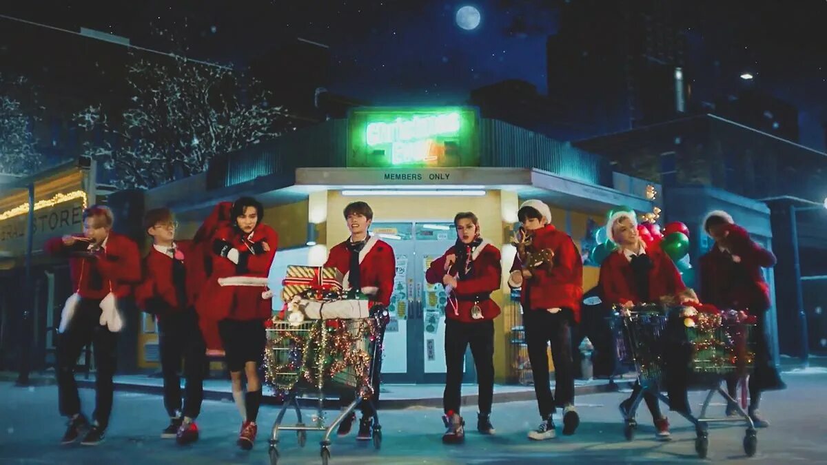 Хенджин stray kids 2022. Группа stray kids. Группа stray kids 2021. Хенджин stray kids 2022. Stray kids сейчас 2022.