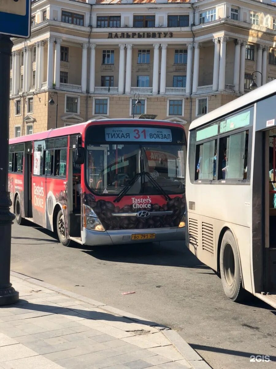 Автобус 31 изменения. Автобус 31 Владивосток. Автобус Владивосток. Автобус 49 Владивосток. Маршрут 64 автобуса Владивосток.