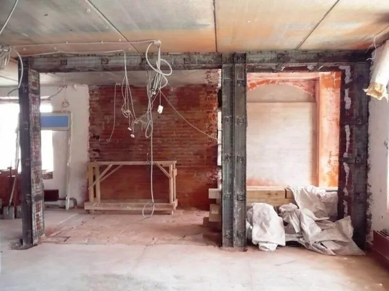 Широкий дверной проем. Помещения с проемом. 001. Помещения с проемом. Демонтаж несущей стены в частном доме.