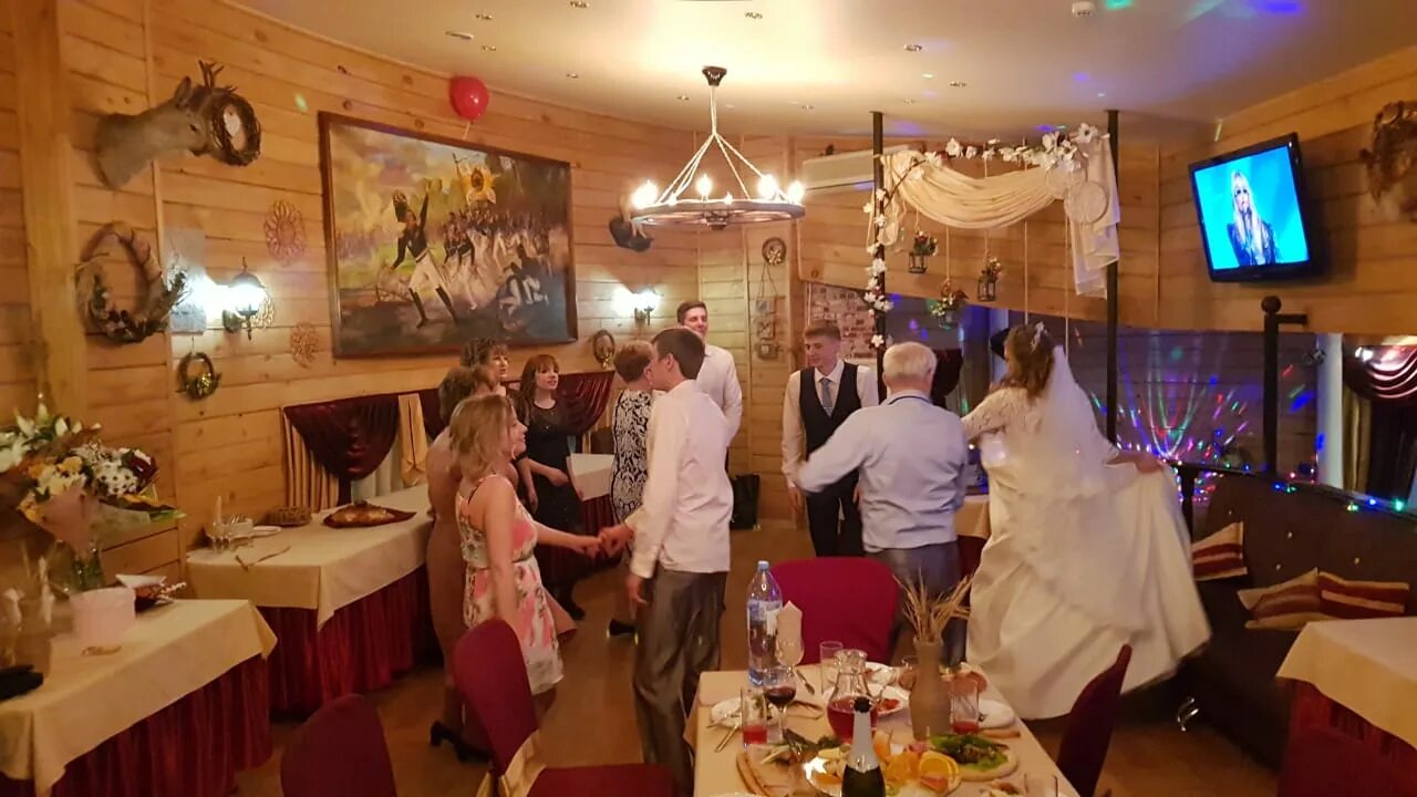 Кутузова новосибирск. У кутузова новосибирск. Кафе бар у кутузова новосибирск. Бюст кутузова на ташкентской улице. Кутузова новосибирск.