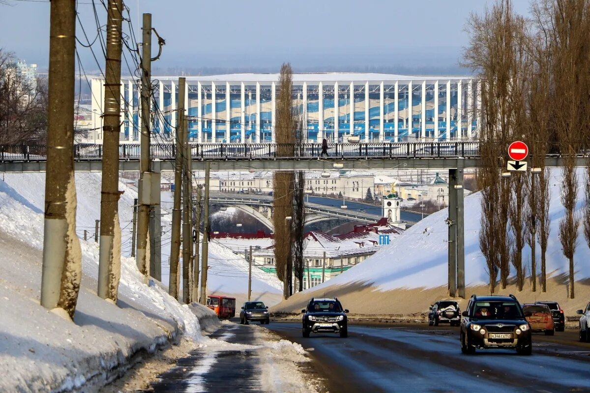 Подобрать нижний новгород. Нижний Новгород стрелка зимой. Нижний Новгород зима стрелка. Стадион Нижний Новгород зимой стрелка.