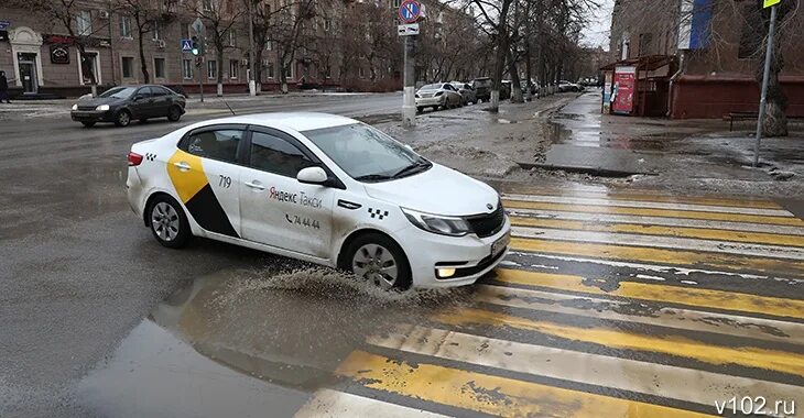 Вызвать такси в волгограде. Таксопарк Волгоград. Номера таксистов Волгоград. Волгоградский таксист.