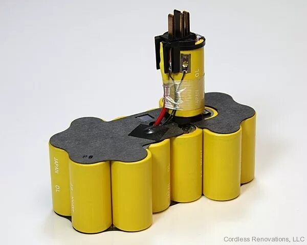 18v battery. DEWALT 12v 6а АКБ. DEWALT 708 3 АКБ. DEWALT аккумулятор 12 вольт ni CD. Аккумулятор для шуруповерта DEWALT 18v.