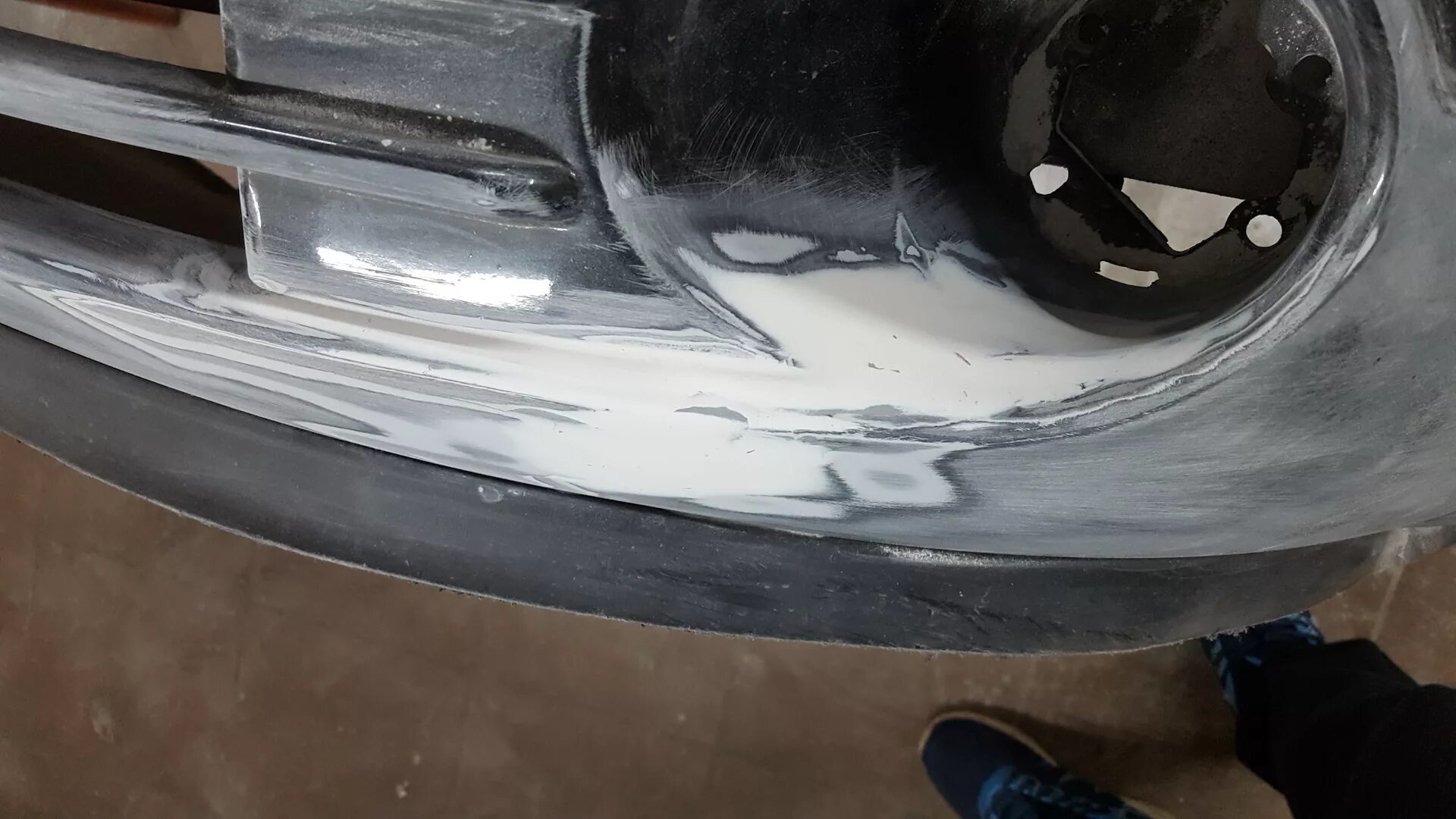 Ремонт бампера казань. Ремонт бамперов мурманск. Перекраска бампера. Покраска бампера казань. Сварка бампера.