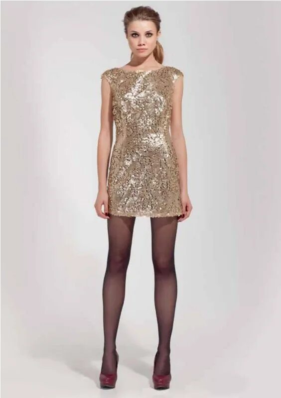 платье с пайетками и черные колготки. блестящее платье и плотные колготки. какие колготки под черное платье с пайетками. какие колготки под черное платье с пайетками. серебристое платье с черными колготками.