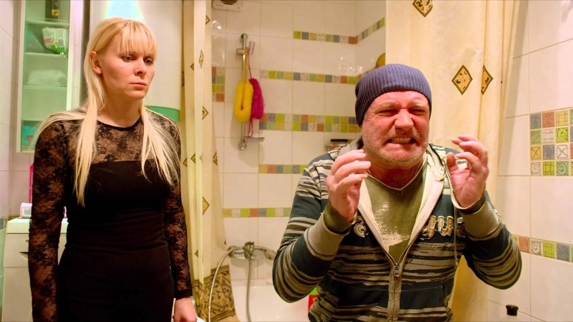 Куценко гоша новогодний. Яна троянова и гоша куценко в фильме. Фильм грязь 2021 сигарева. Василий сигарев страна оз. Страна оз куценко.