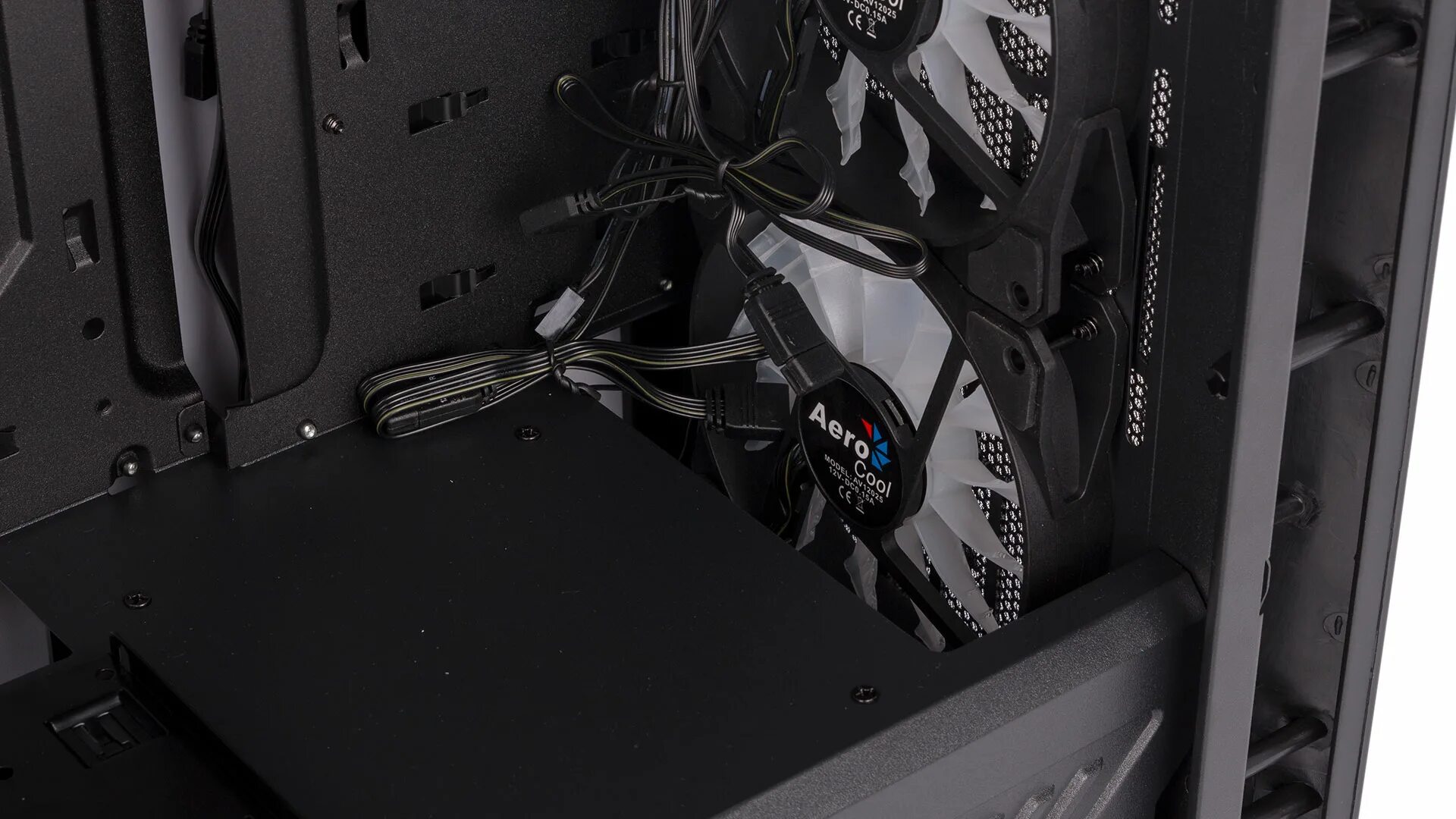 Aerocool как снять переднюю панель. Aerocool p7-c1 pro. aerocool aero one пылевой фильтр. aerocool cs-1101. aerocool cs-104 воздушный поток.