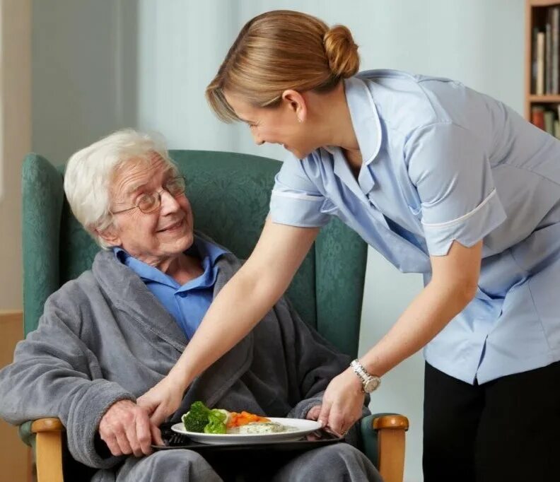 сиделка. академия долголетия. сиделка для пожилого с проживанием москва. сиделка с проживанием. пансионат для пожилых людей.