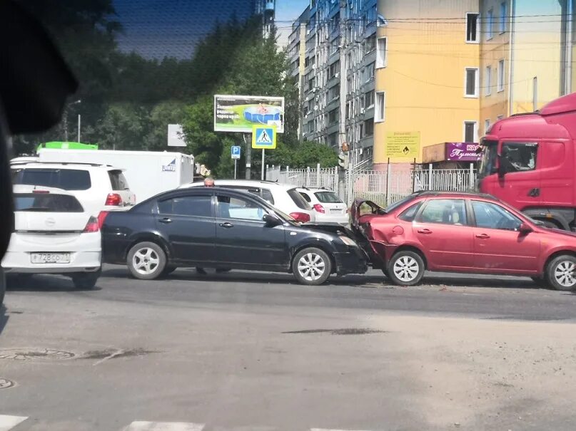 Подъезд с улицы. Мемориал защитникам неба тула. Схема парковки аэропорта платов ростов на дону. Платов в тулу заехал. Проект развязки на ложевой в туле.