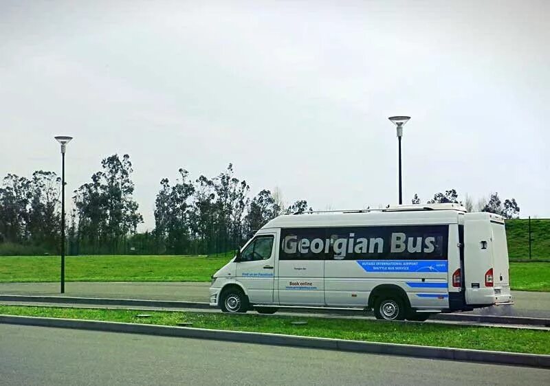 Международный аэропорт батуми. Автобусы в грузии. Кутаиси батуми автобус. Bus batumi airport logo. 11 bus batumi.