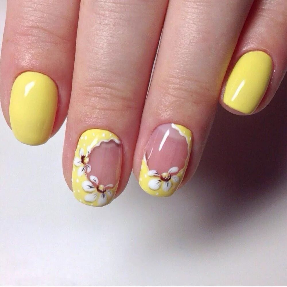 Мимоза на ногтях фото. Желтый маникюр. Желтые ногти с ромашками. Маникюр с желтыми цветами. Желтый маникюр с цветочками.
