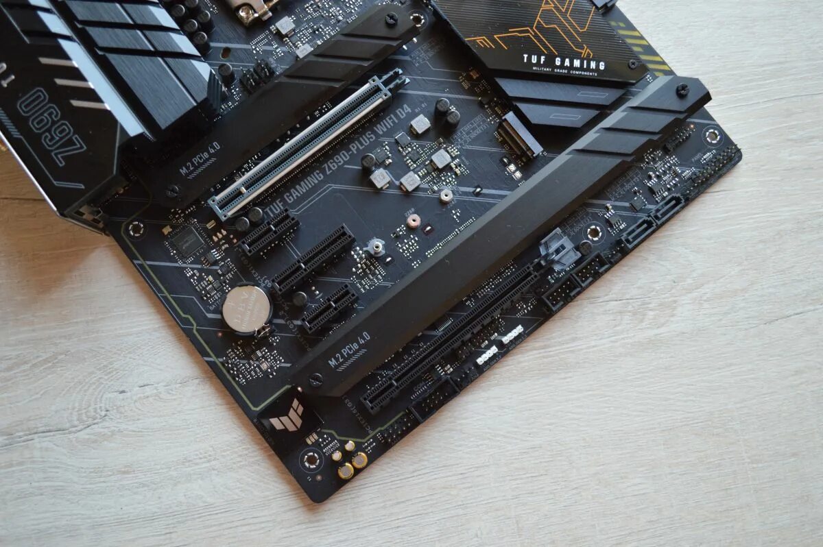 Asus gaming z690 plus d4