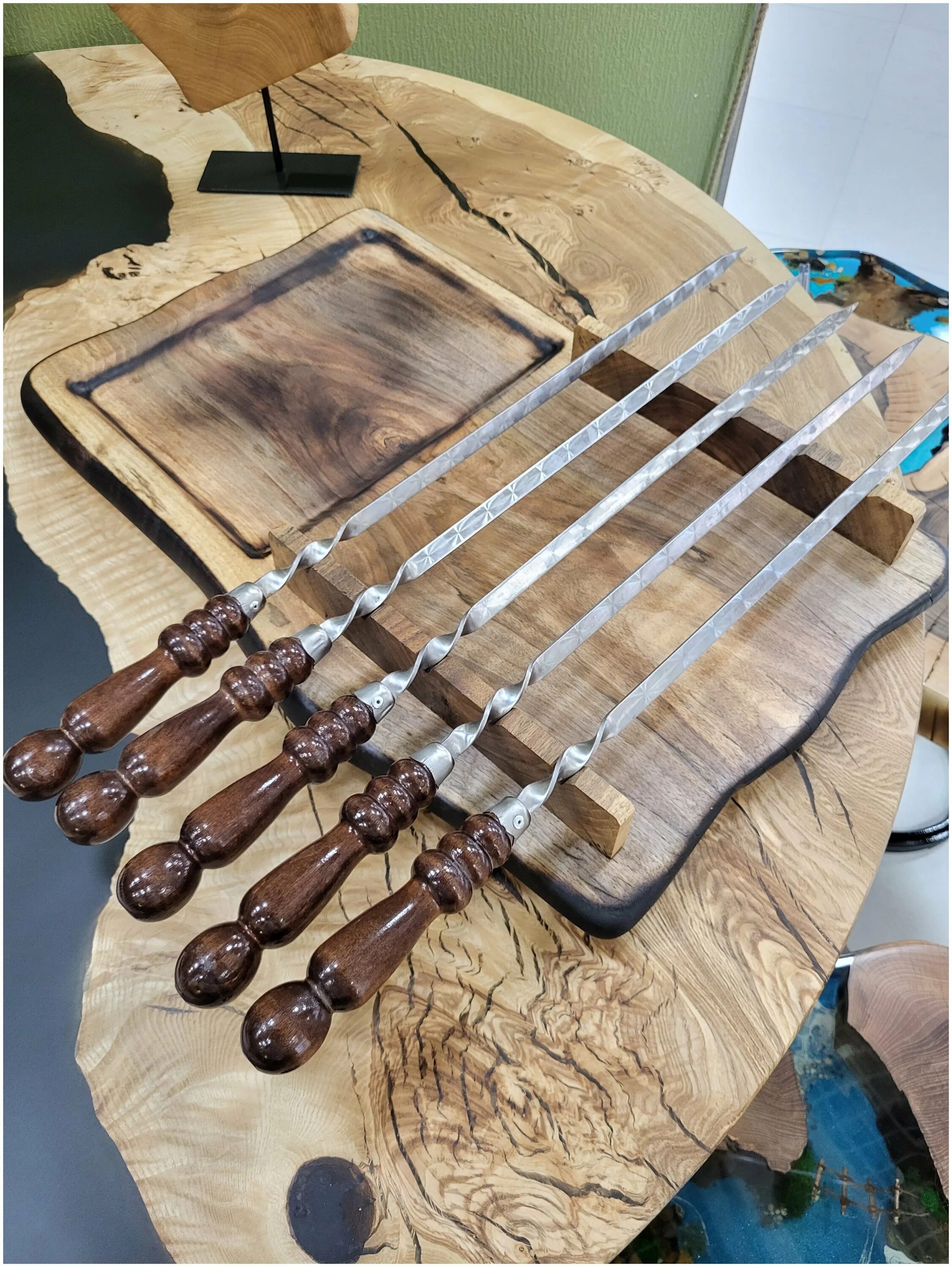 Доска для шашлыка 400х260х30 мм с отверстием для соусника бук. Деревянная доска для шашлыка. Дерево для шашлыка. (кор=10шт. Руч.