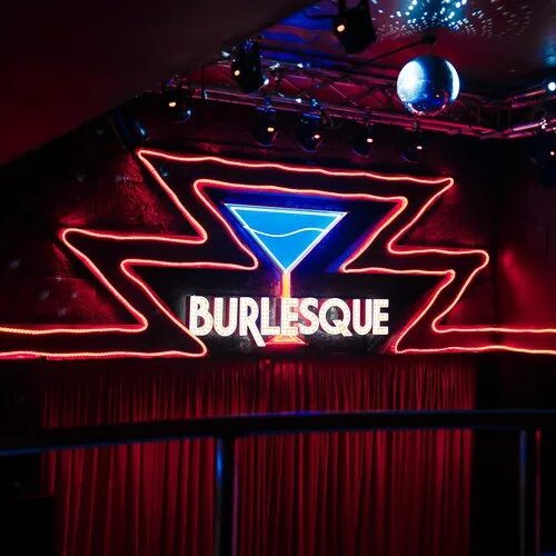 Burlesque клуб. Бурлеск Минск. Октябрьская 5 Минск ночной клуб. Беларусь, Минск, Октябрьская улица, 5.