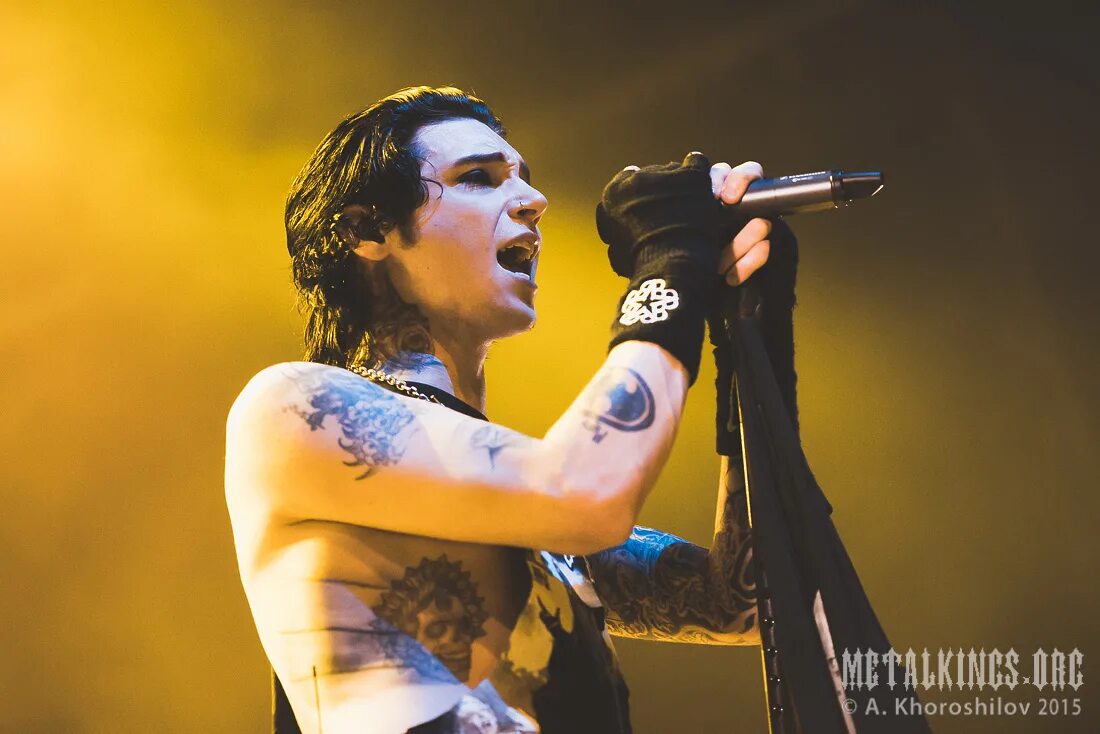 вокалист арии михаил житняков. ас дс брайан джонсон. артур беркут с группой ария. беркут певец ария. вокалист брайан джонсон.