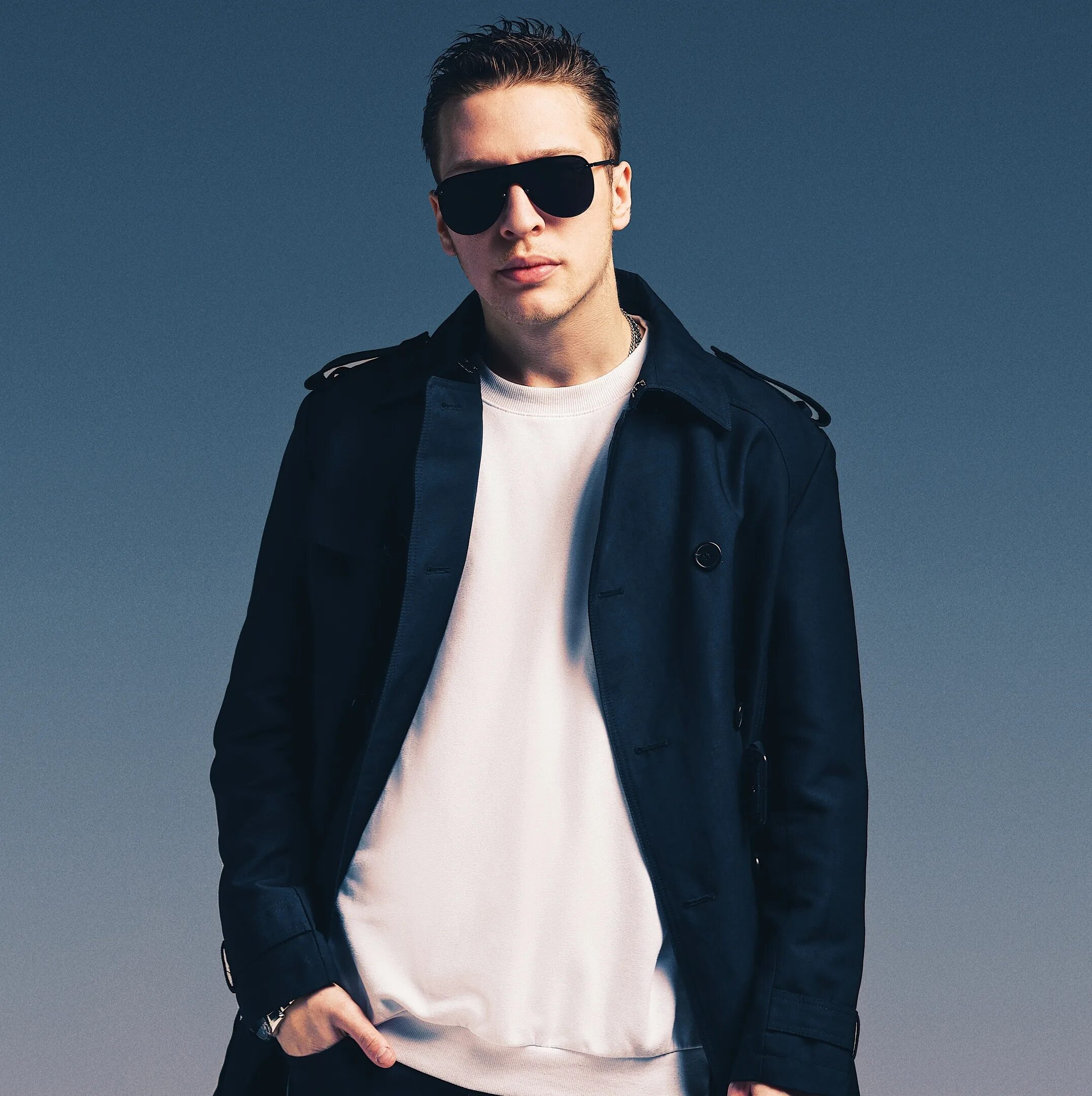 Lx24. Lx24 солист. L24 певец. Солист группы лх24. Слушай 24.