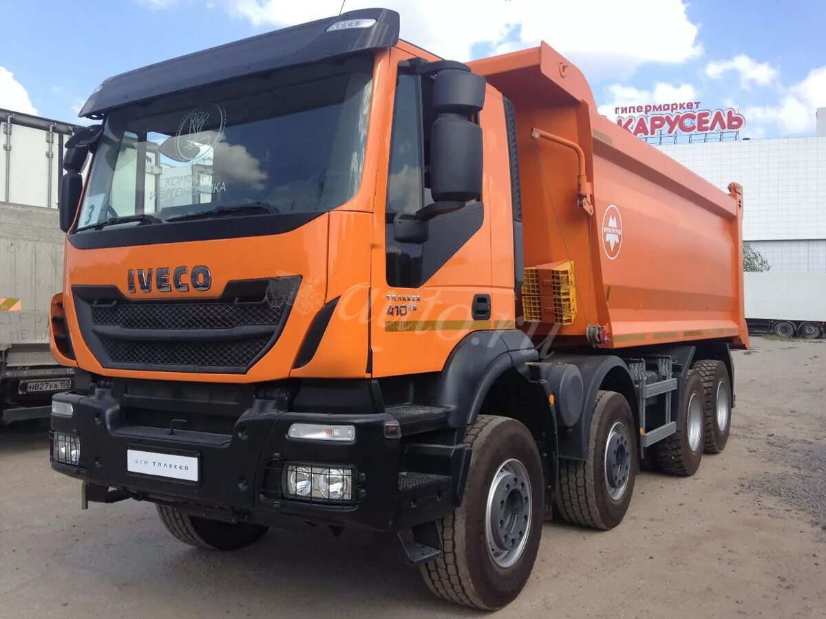 Куплю iveco б у. Ивеко Траккер ad410t42h. Iveco Trakker самосвал. Iveco самосвал 8х4. Ивеко Траккер 410 8х4 самосвал.