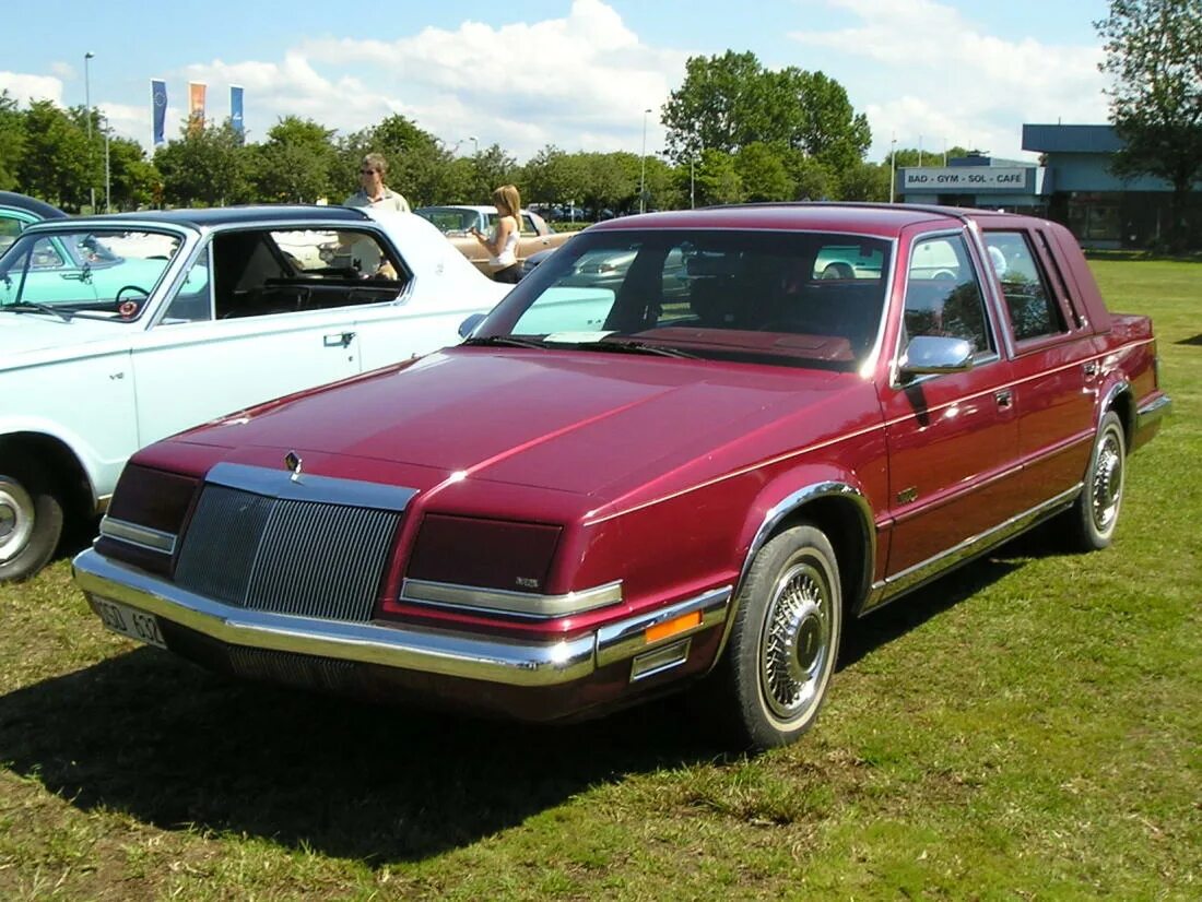 Крайслер саратога. Крайслер Империал 1993. Chrysler Imperial 1990. Chrysler Imperial (1990-93). Крайслер Империал 1992.