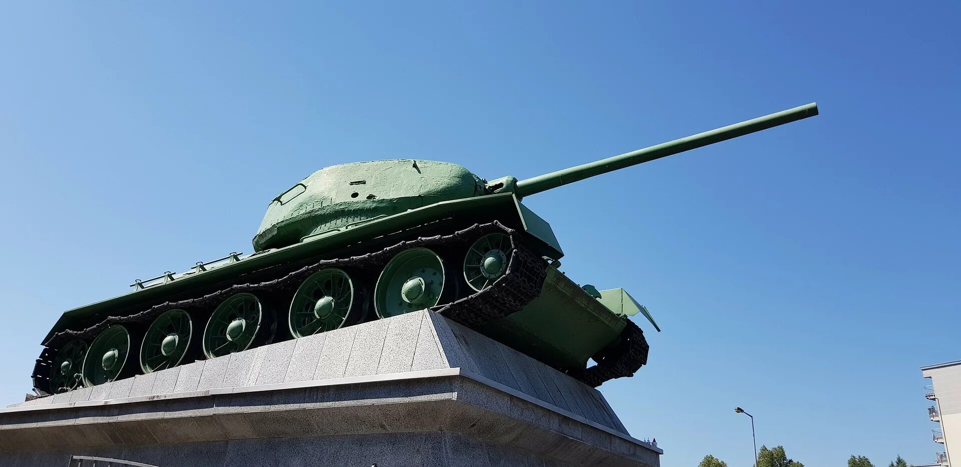Улан удэ танковая. Памятник т-34 в польше. улан-удэ танк т-34. памятник т 34 хабаровск. дорогобуж памятник т-34.