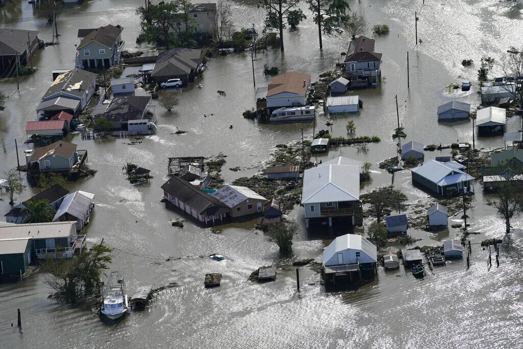 Rain damage. Новый Орлеан ураган Катрина.