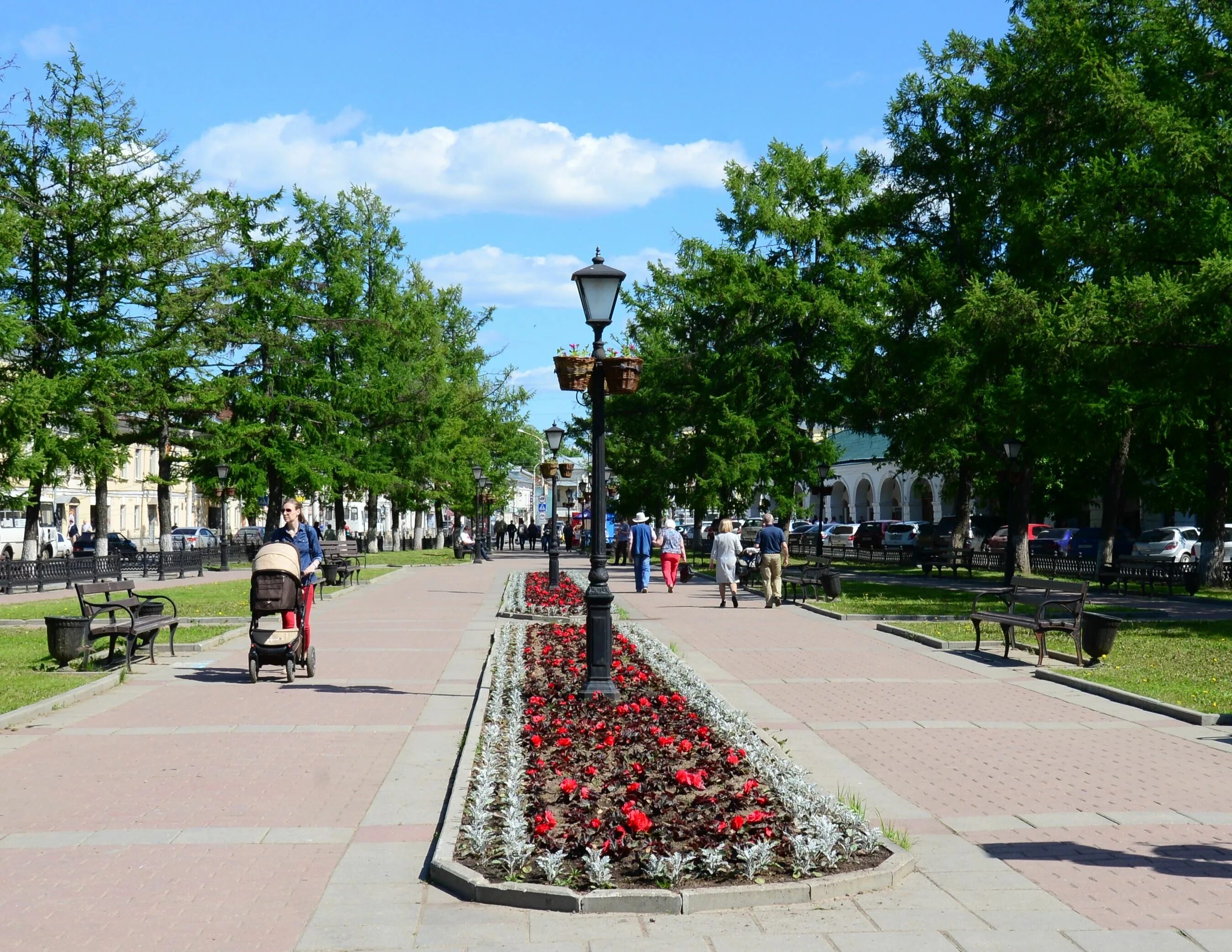 Кострома ру сайт. Сквер в Костроме. Кострома парк. Парк Победы Кострома. Парк Победы Кострома памятники.