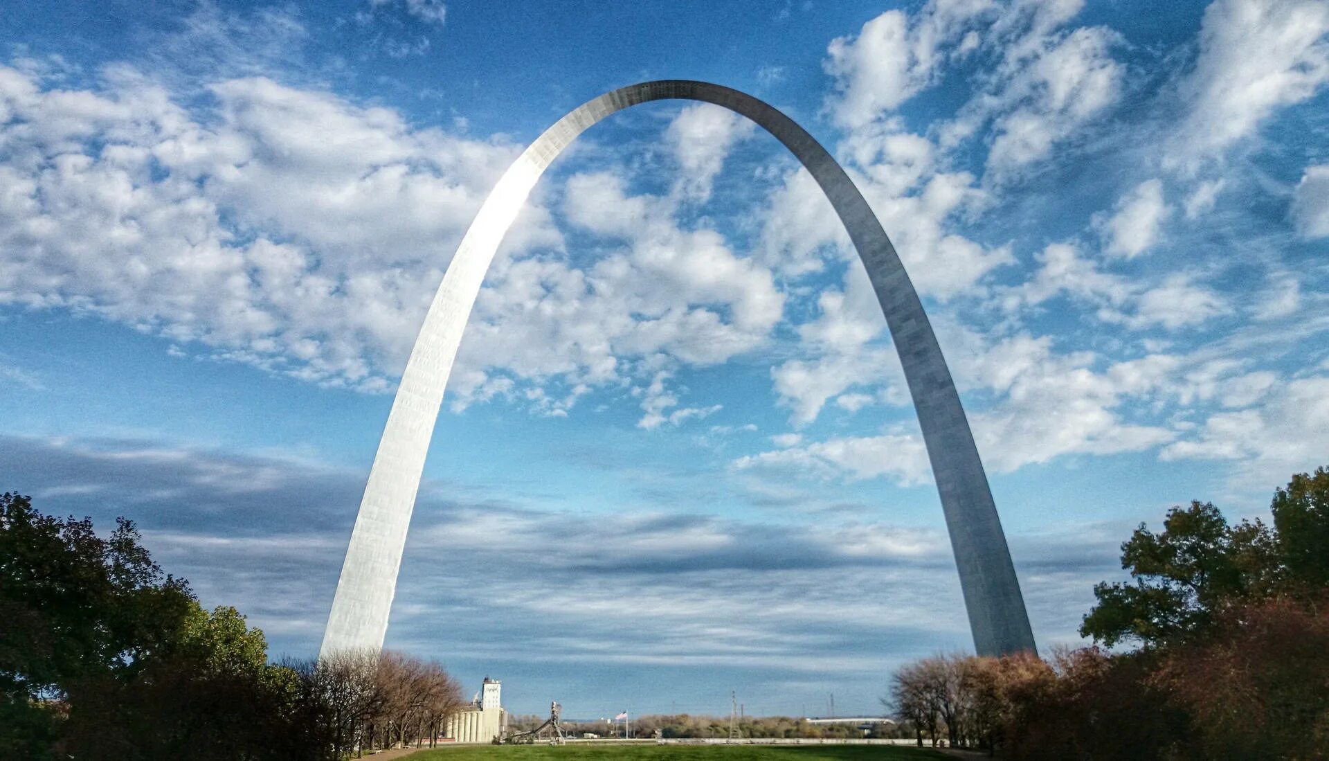 Небесная арка. Gateway Arch, Миссури. Сент Луис арка. Ворота сент-Луиса в Миссури. Gateway Arch in St. Louis.