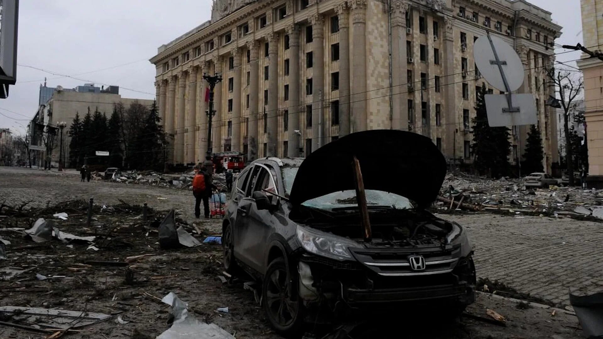 Сбу в киеве разбомбили. Харьков после бомбежки 2022. Центр Киева после войны 2022.