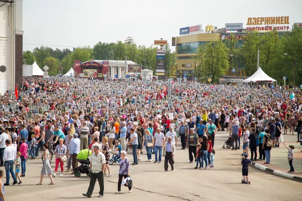 Бессмертный полк Дзержинск. Город Дзержинск Нижегородская область. Дзержинск люди.