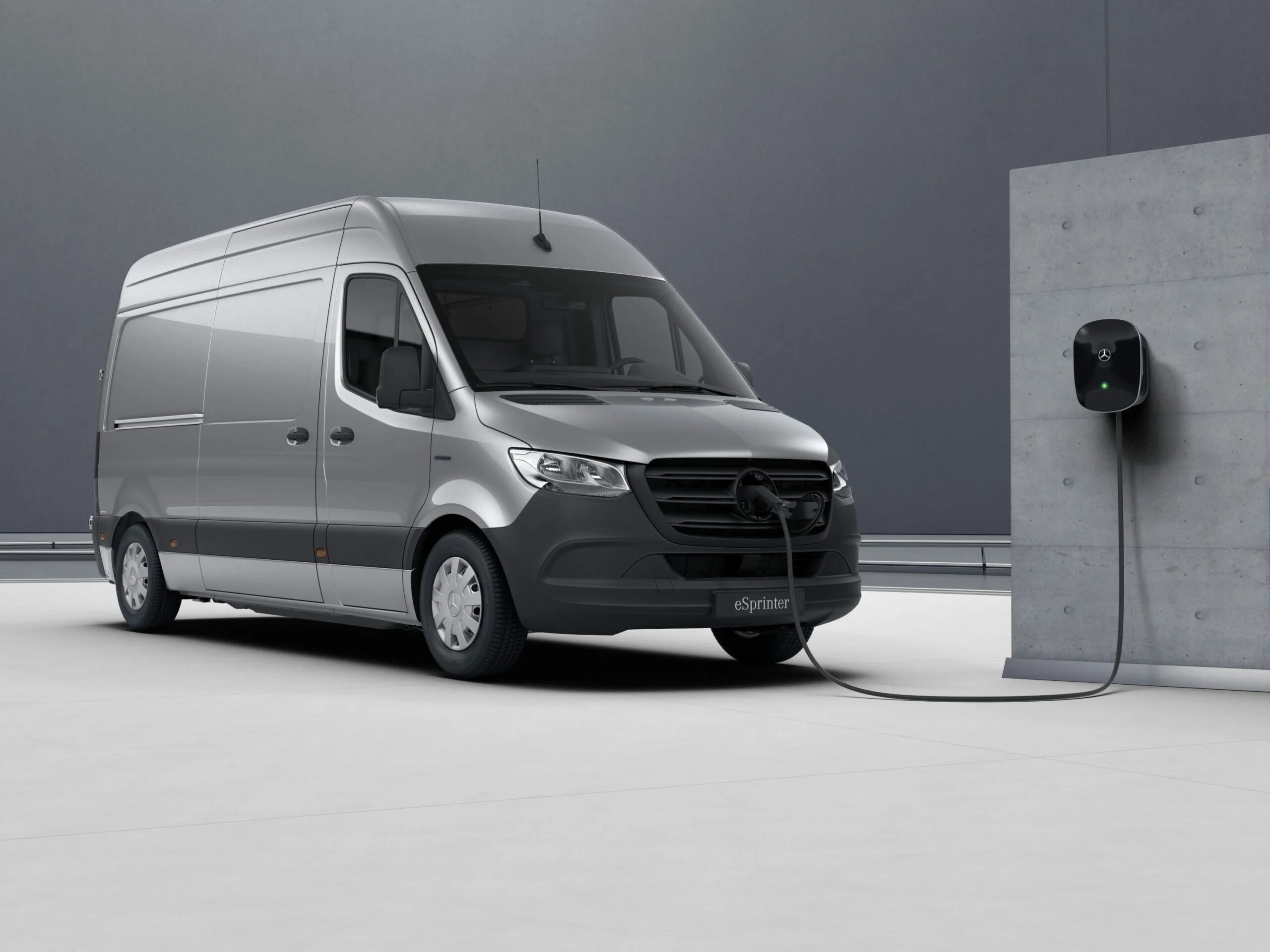 Mercedes e-Sprinter. Mercedes-Benz Sprinter 2018 (FWD, RWD). Фургон премиум класса. Электрофургон.