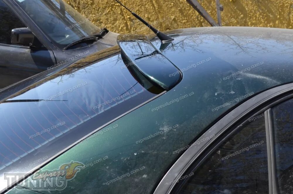Козырек на заднее стекло Opel Omega b 2003 года. Козырек на заднее стекло Опель Омега б 2003 года. Козырек на заднее стекло Опель Омега.