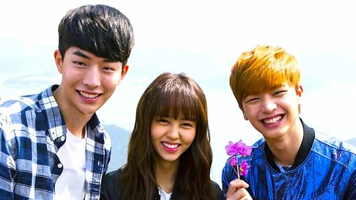 Дорама кто то. 说英雄谁是英雄 постер дорама 2022. Дорама кто ты герой. Dorama школа 2015. Who are you дорама.