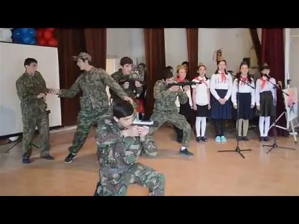 Инсценировка военной песни в школе. О той весне инсценировка песни. Инсценировка песни о той весне. О той весне мультикейс. И все о той весне инсценировка в школе.