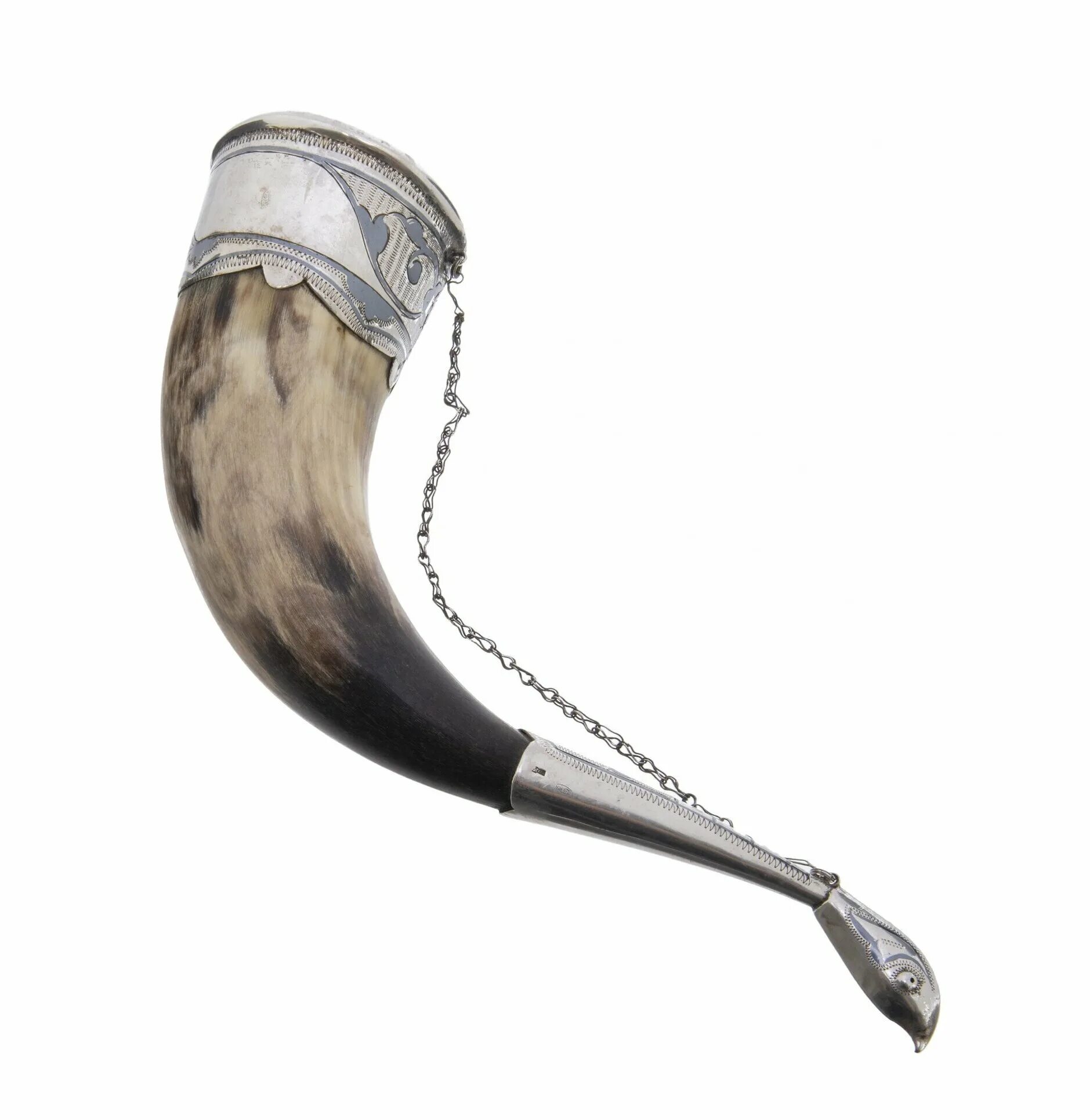 рожок для вина. кавказский рог для вина. бокал из рога. рог для питья вина. металлический рог для вина.